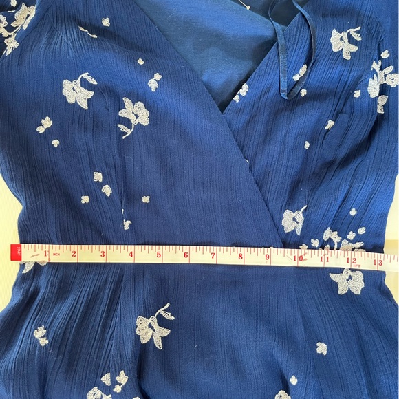 Free people Embroidered dress V Neck Line. - Picture 6 of 6